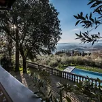 Del Poeta -teloni Villa *