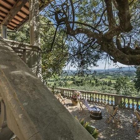 Del Poeta -teloni Villa